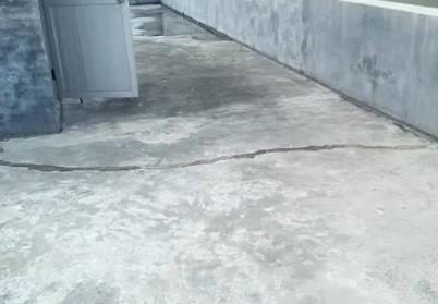 开福楼顶漏水维修公司分享下如何解决卫生间隐蔽部位漏水的问题?